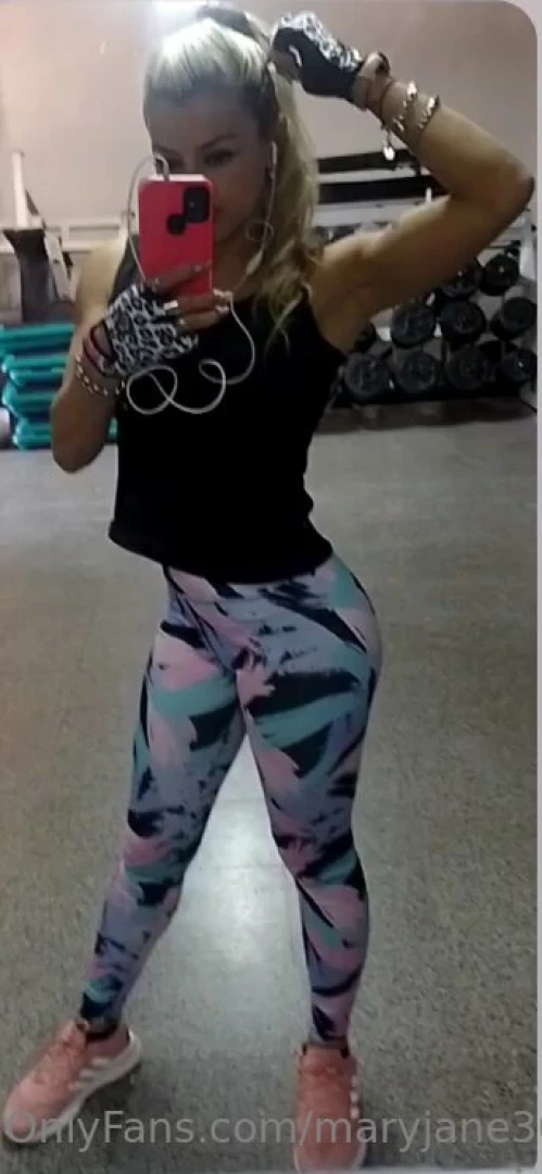 Gym day hi honey how are you swettie do you want us to play a ratomy 