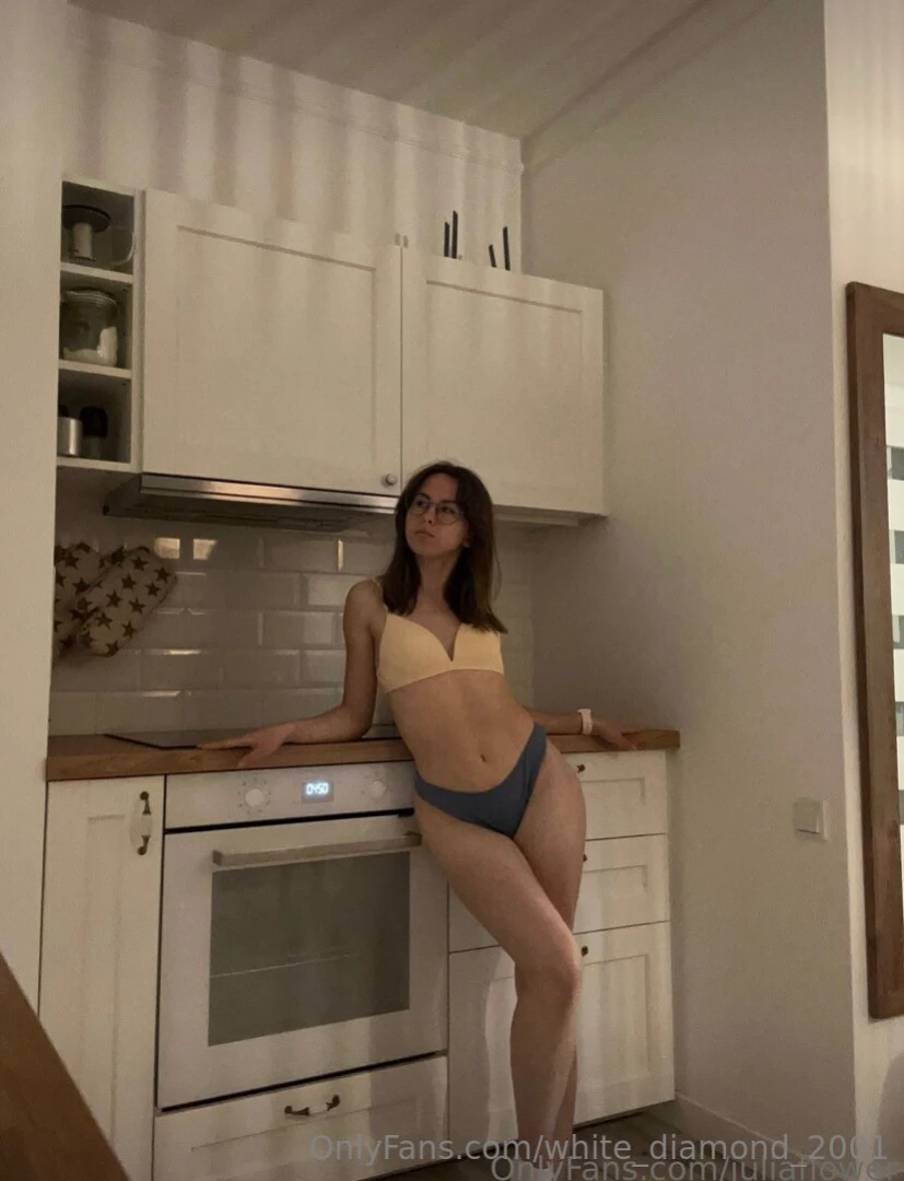 Juliaflower https onlyfans com juliaflower hot as fuck check out her 