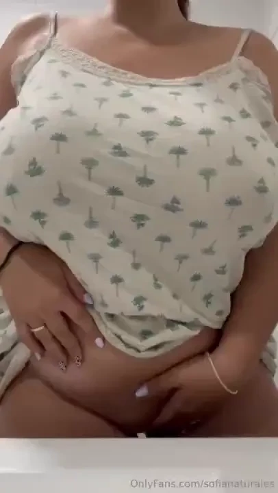 S bado por la noche aburrida en casa sin ninguna plan interesante cu 