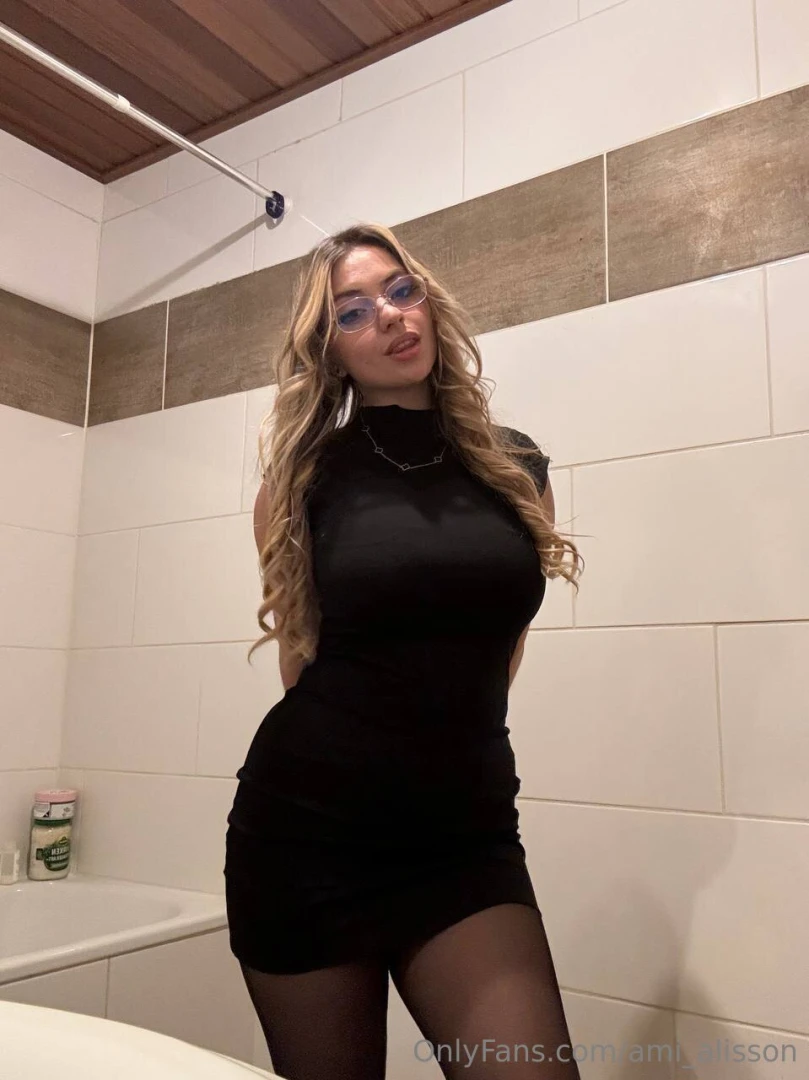 Was going to an important event and chose this dress for it love it 