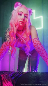 Big backstage post such a cyberpunk vibes with hottest leo-girl some