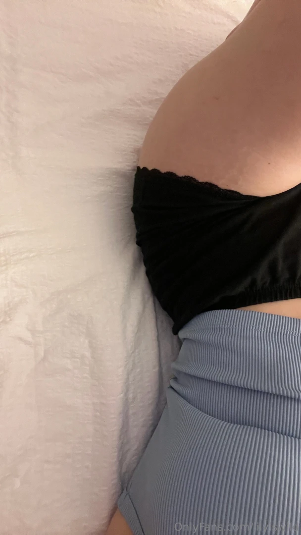 You and i in bed would you be able to keep your hands to yourself 