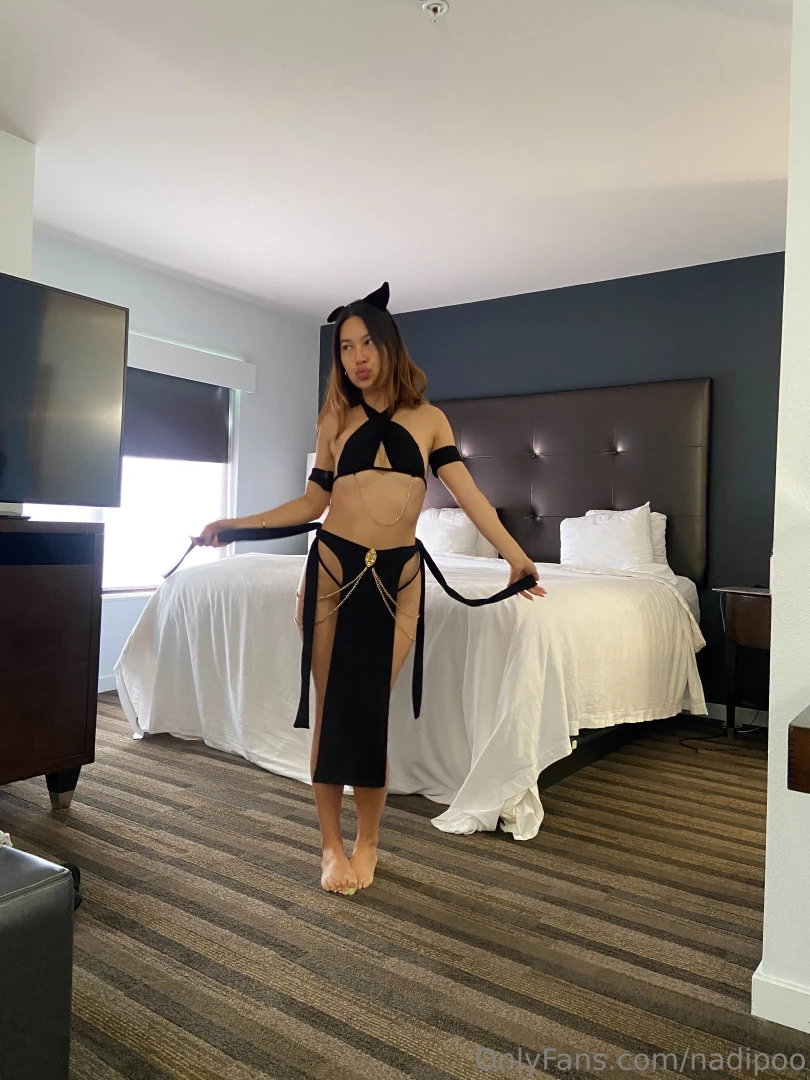 Happy halloween help me choose a costume for tonight i tried the top 2 part 4 