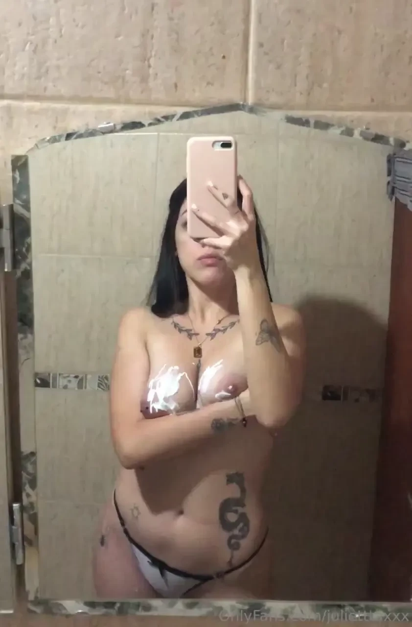 Hey baby i will write your name on my tits to make you a personalized 