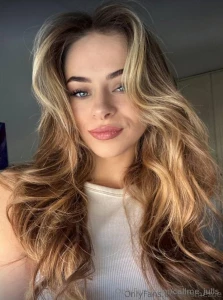 Itsmezoe now wet she loves having her juicy ass squeezed this angelic part 607