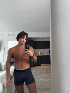 If you re bored you know where to find me