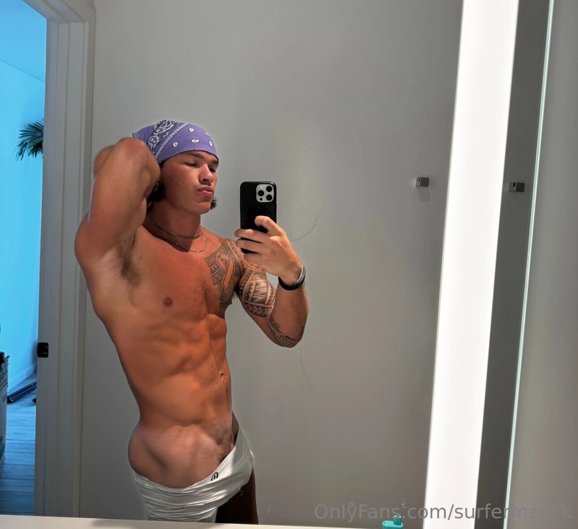 Do you like the bandana look 