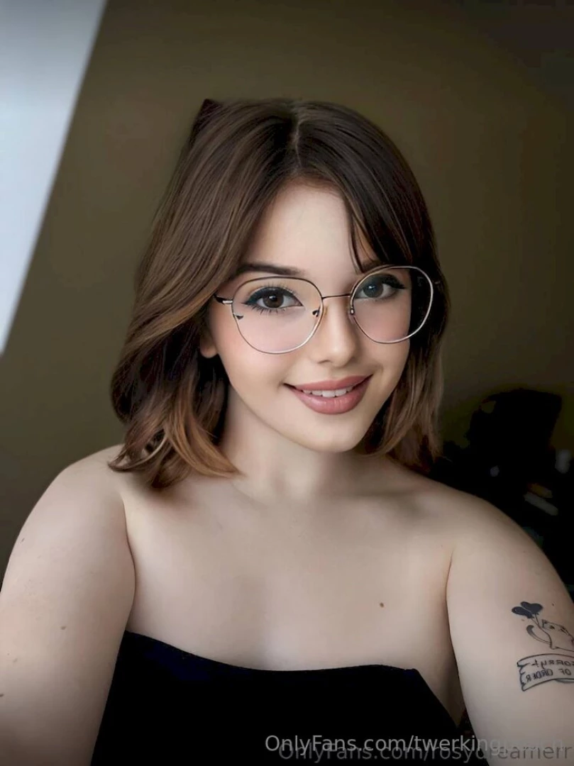 She rosydreamerr needs your cock more than ever this beauty will play part 482 