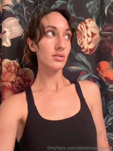 What do you think i m daydreaming about message me
