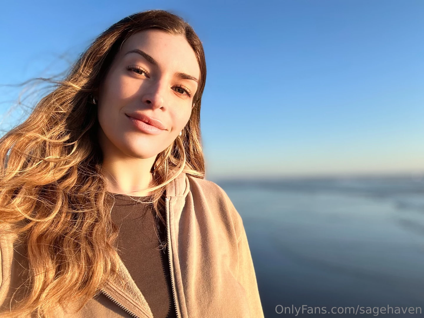 West coast ocean is chilllyyyyy come help warm me up 