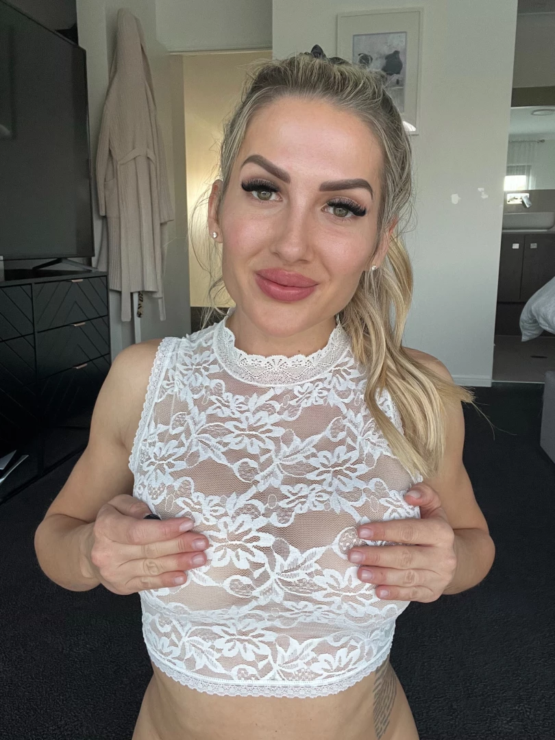 I love some lace against my skin 