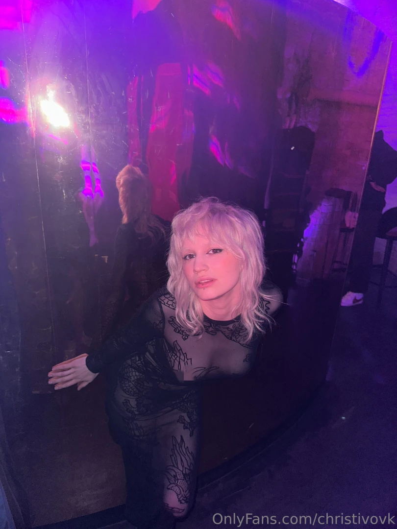 Oh tonight was just an awesome night at the costume party i love these 