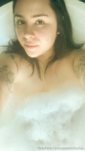 Bursting my own bubble in the bath part 1