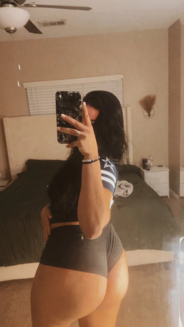 Whos your favorite nfl team dm me your answer 