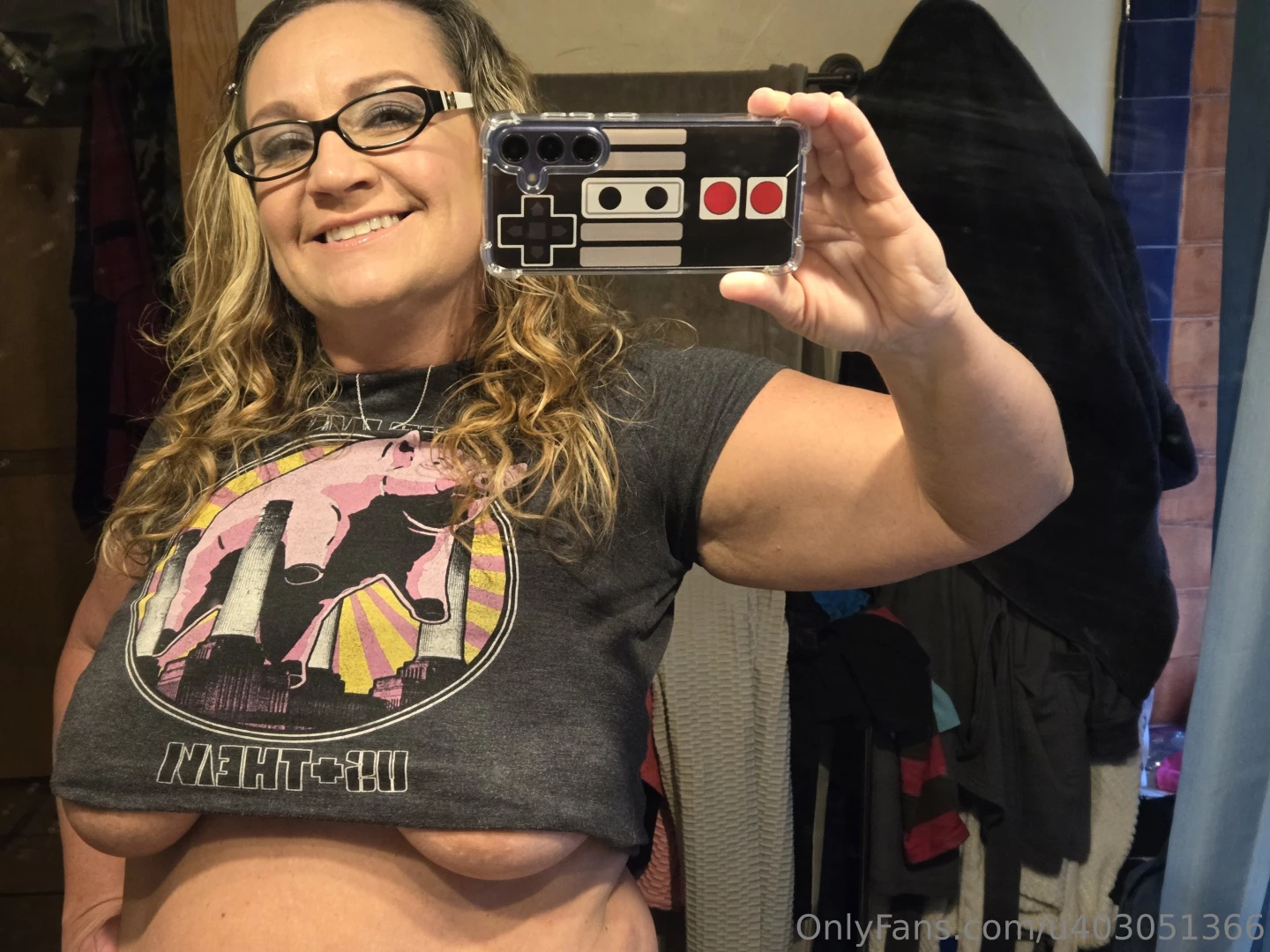 A little underboob never hurt anyone 