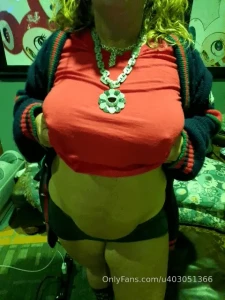 Movie night worked out well and ended up covered in cum part 3