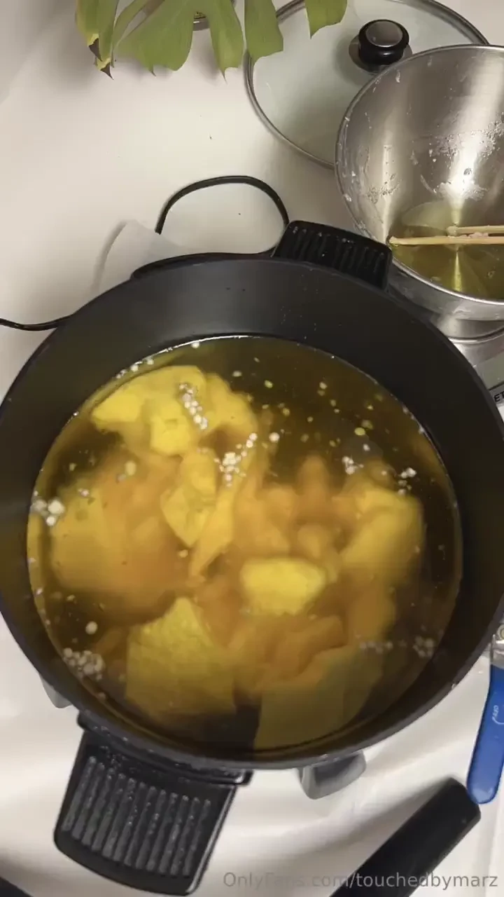 Would you let me pour my new uv reactive massage oil candle on your 