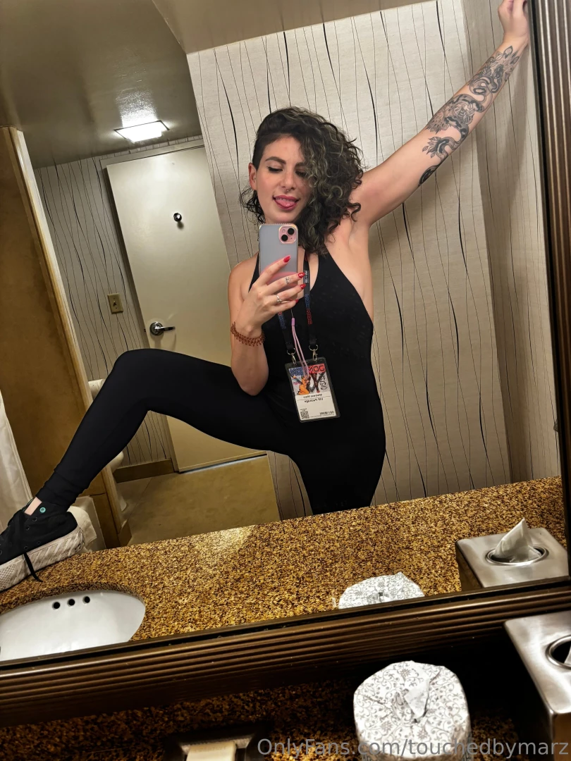 Fit check first day of dom con traveling and going comfy part 1 