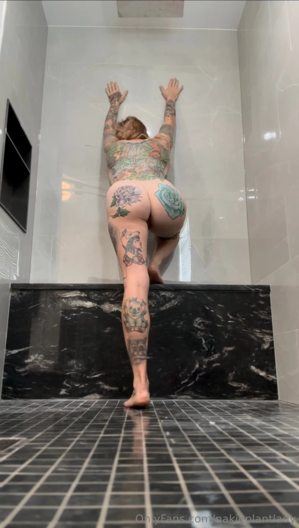I really want to fuck in this shower 