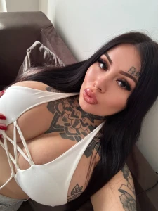 I m online ready to fulfill your kinks and customs