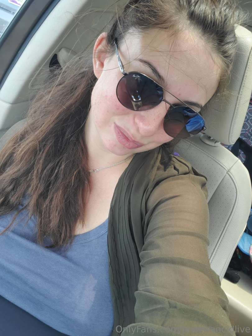 Wow i went thrifting today and got some really cute blouses 