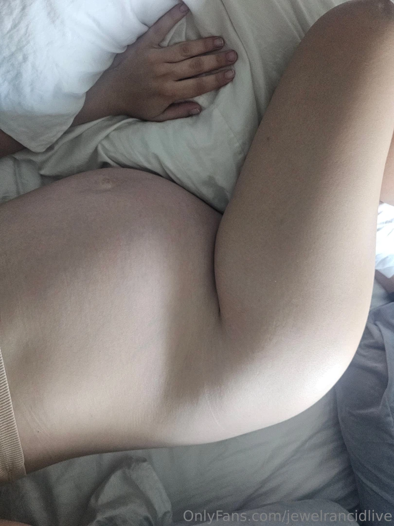 Im stuck on bed rest and looking for some fun content and things to do 