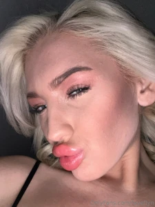 Just stopping by to send you these kisses but i wish you were here to