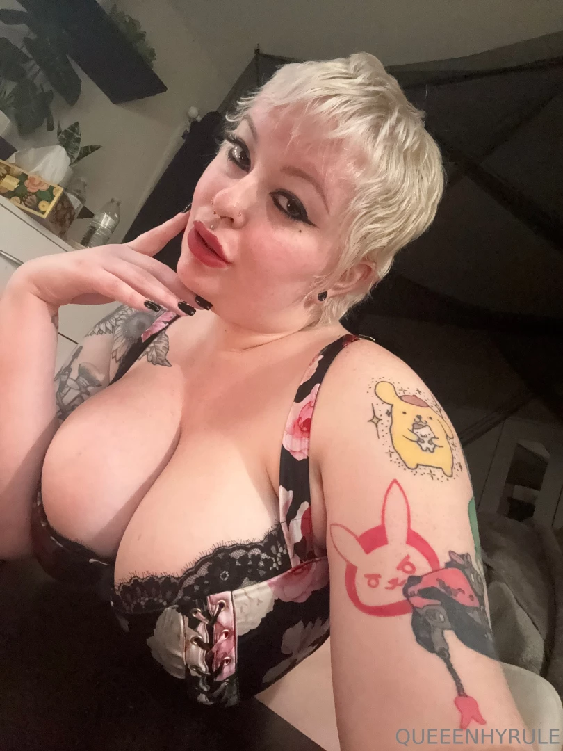 New b g tonight lt 3 this new lingerie is so hot btw 