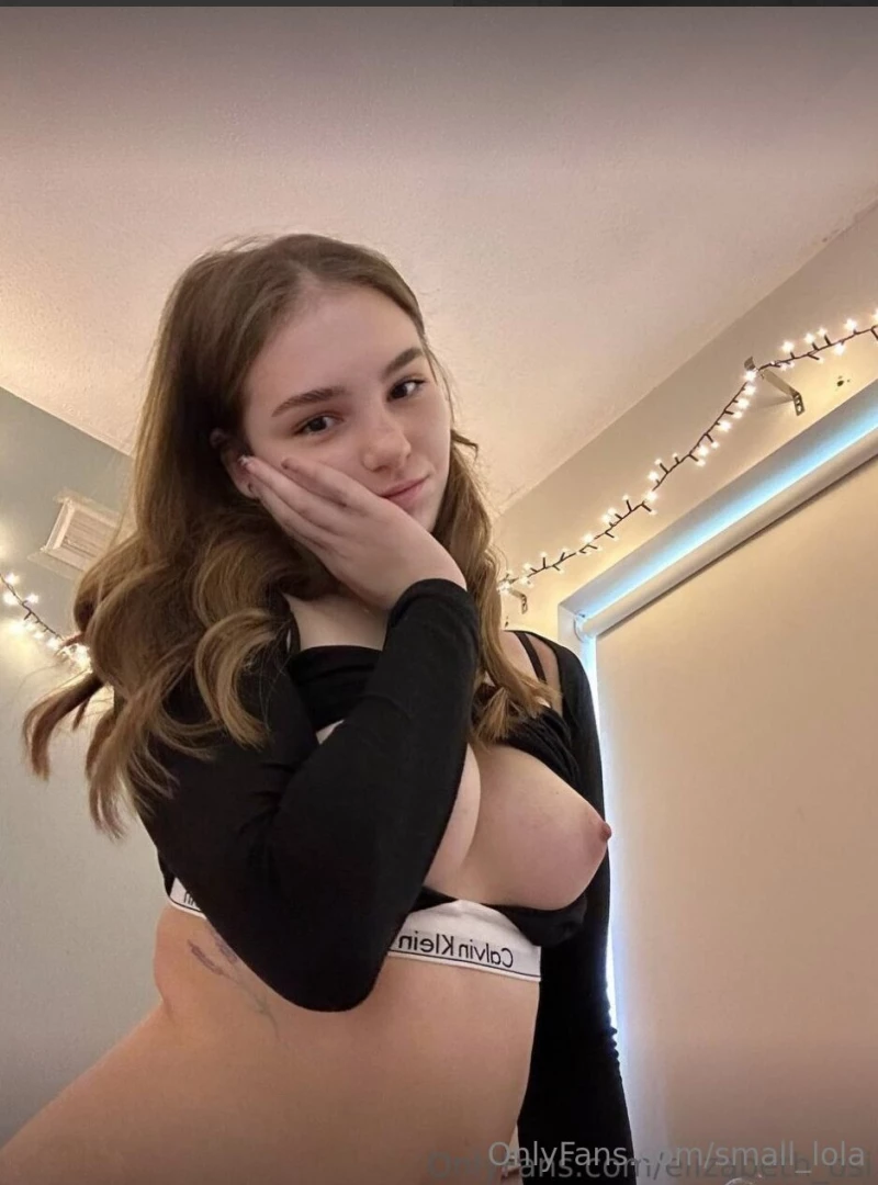 Cutie elizabethosi is waiting for you on her free page elizabeth_osi 