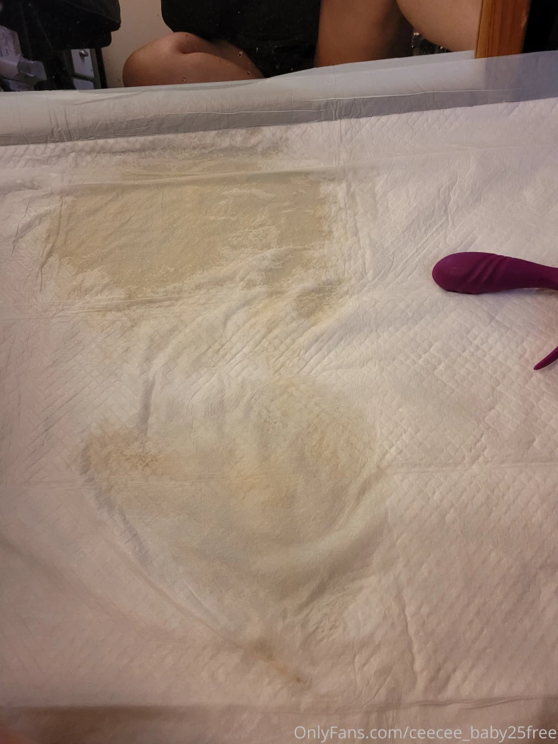 Playtime during lunchtime i am so horny and i made a very big mess 