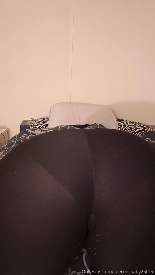 Who doesnt love a great pair of leggings how does my ass look part 1 