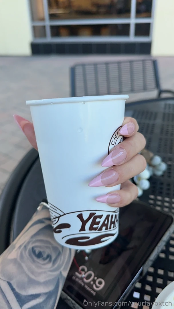 Gm wish i was sippin on ur dick instead 