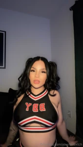 Dm me if i look like a squirter to you