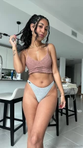 Can i be your mid-morning snack part 1