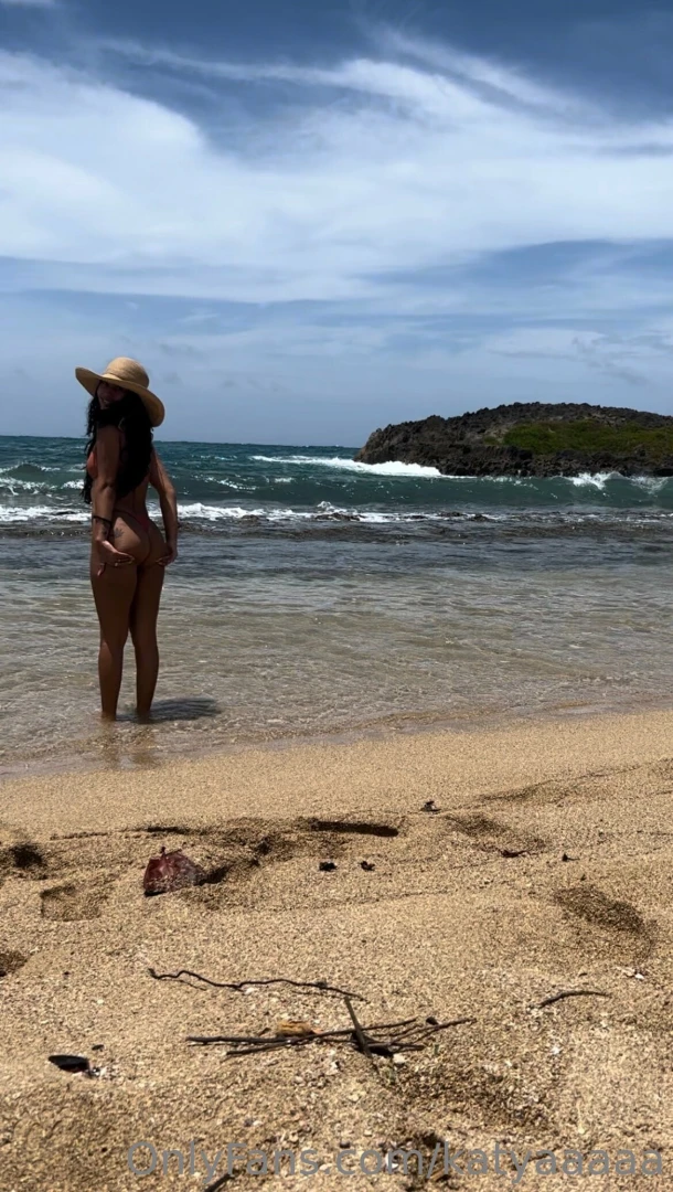 Suns out buns out you coming to get wet with me 