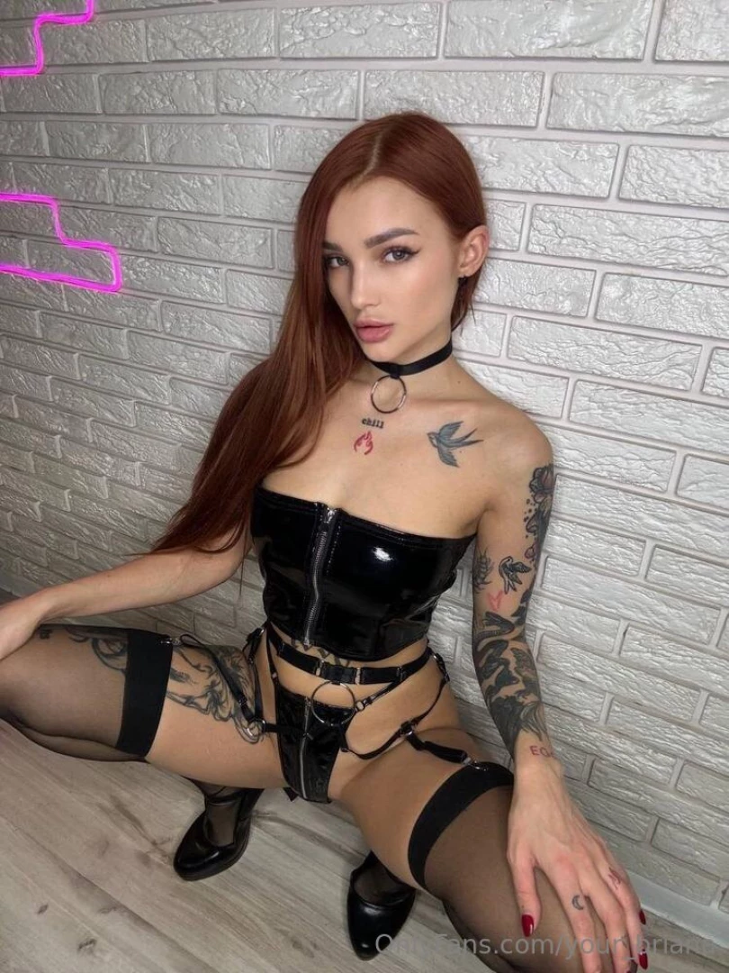 Make krisredhead pussy get wet she really likes to rejoice undress part 4 