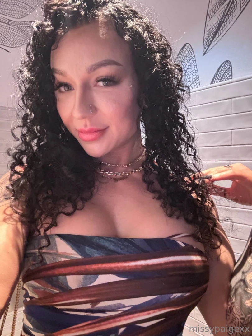 Message me to undress meeeee 