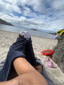 At the beach right now gt under vs outer