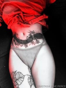 Sub to sheleavesbitemarks to see me topless pic and video