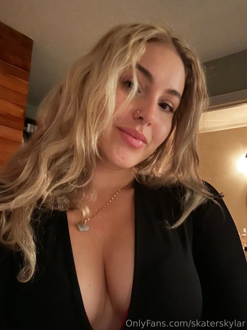 Don t be shy come say hi you know you want to 