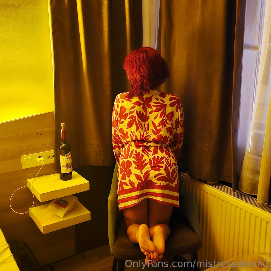 Sen tabanlar ma hayran hayran bakarken ben kafam evirip sana yle bi 