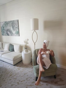 Ben be ay m i erken sen ayaklar ma masaj yapacaks n part 2