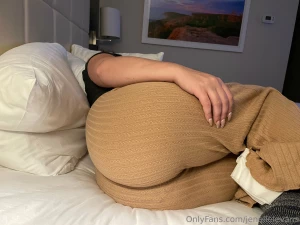 These pants make my ass look so good don t you think part 1