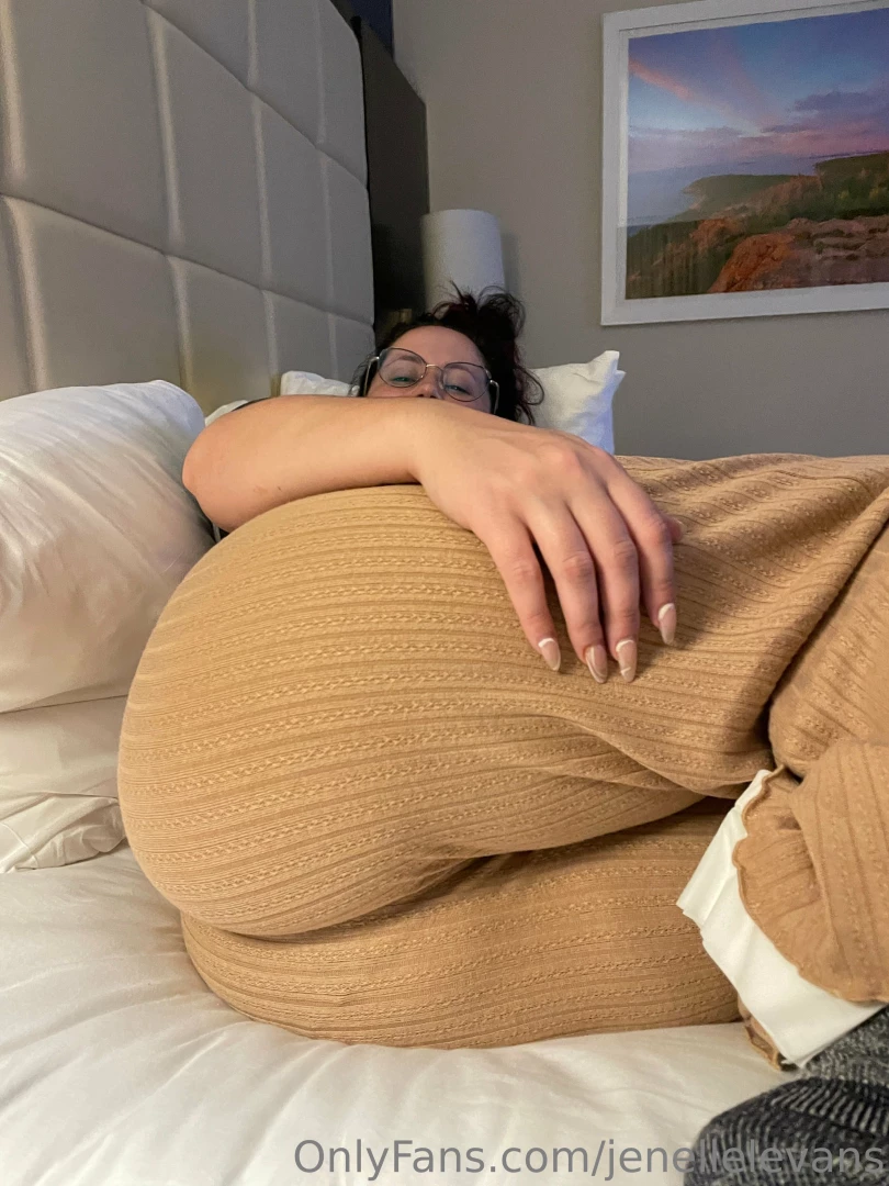 These pants make my ass look so good don t you think 