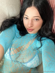 This outfit isn t staying on for long