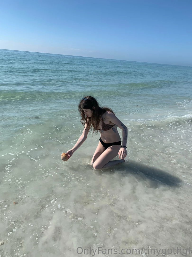 Obsessed with looking for shells and wearing bikinis part 1 