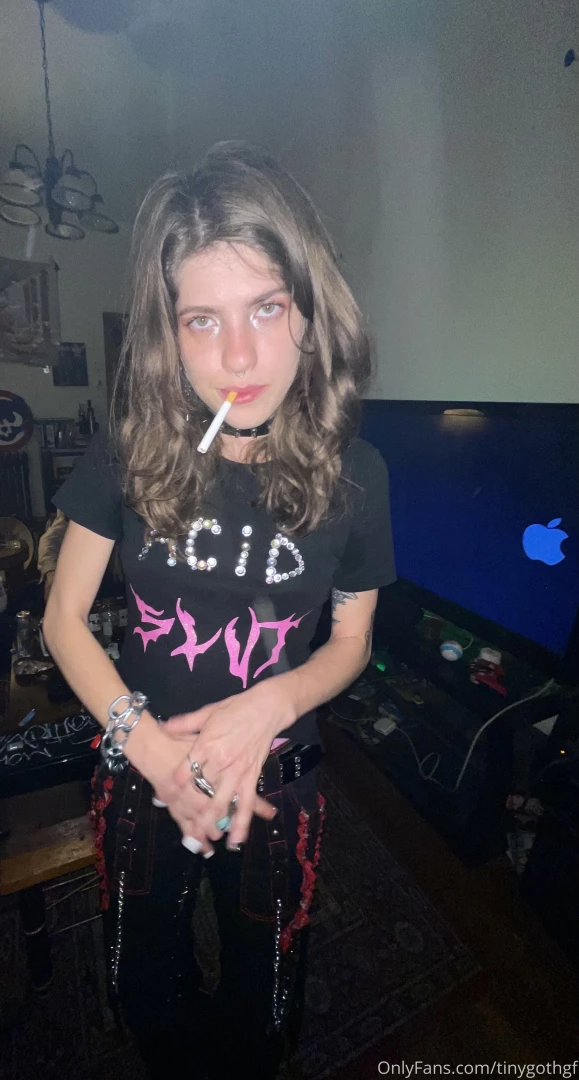 I made this shirt wearing my trip pants and spiked leather collar 