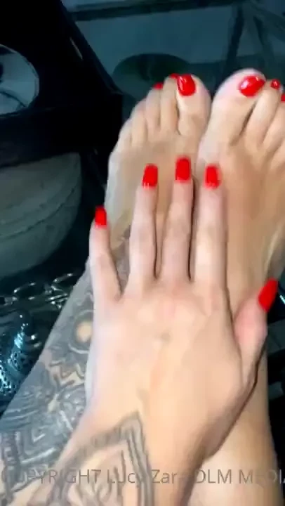 Omg i so needed my manicure and pedicure today think red is my new fav 