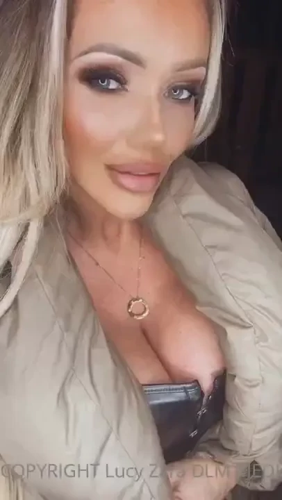 Just been in make up for the last hour now ready to shoot u some hot 