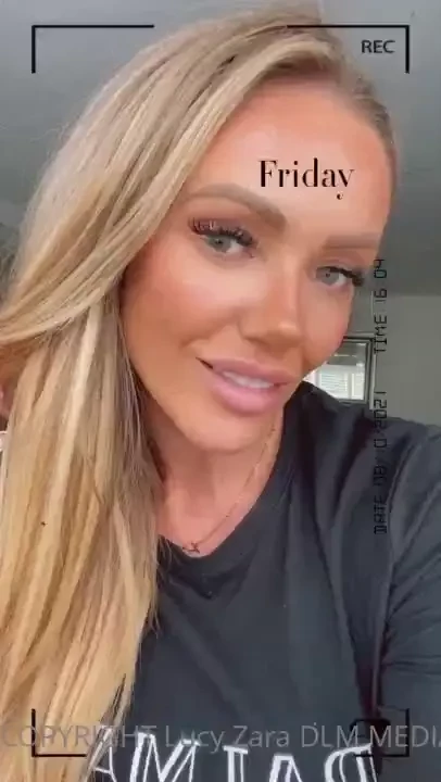 Getting ready for my birthday week loving my new set of lashes today 